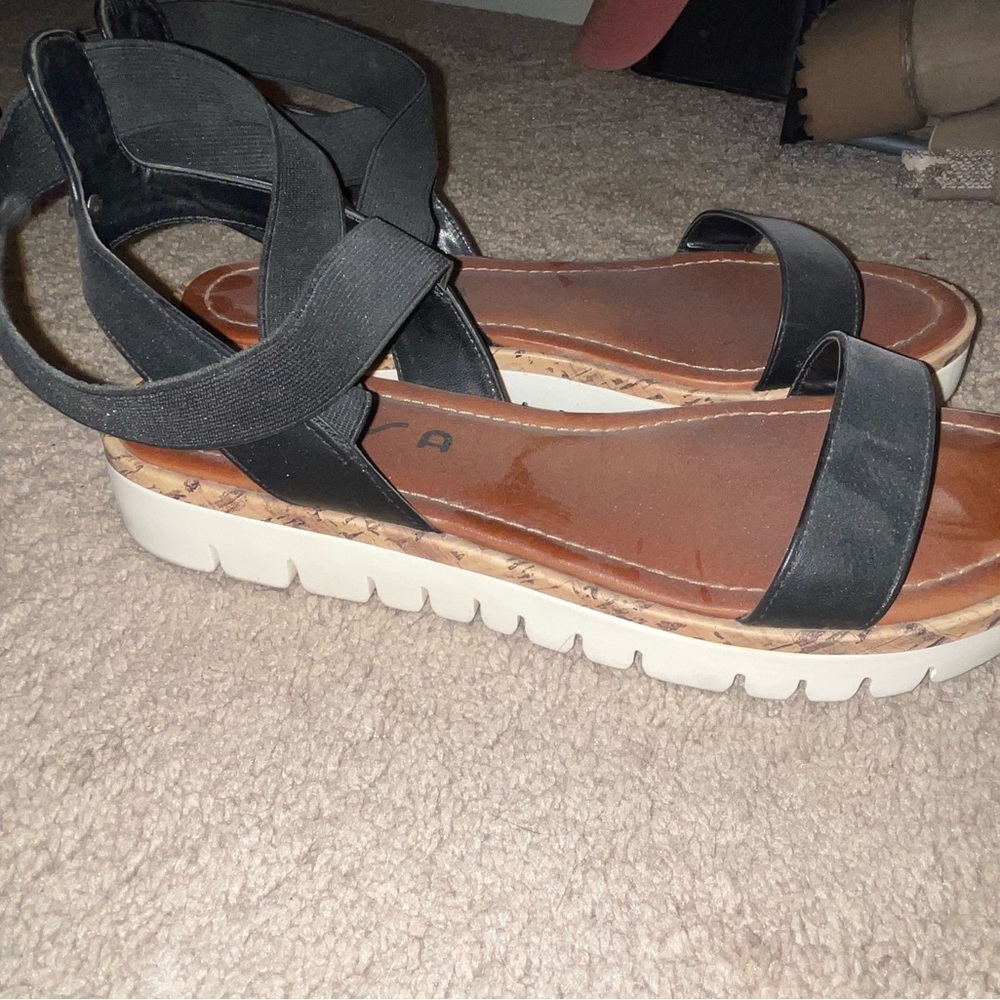 Black and white dsw sandals